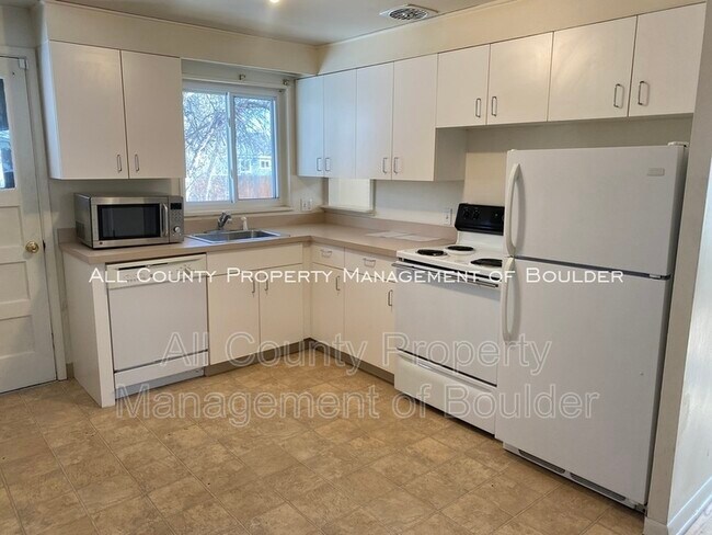 Building Photo - 260 30th St