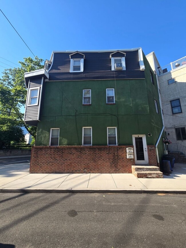 Building Photo - 2435 Grays Ferry Ave