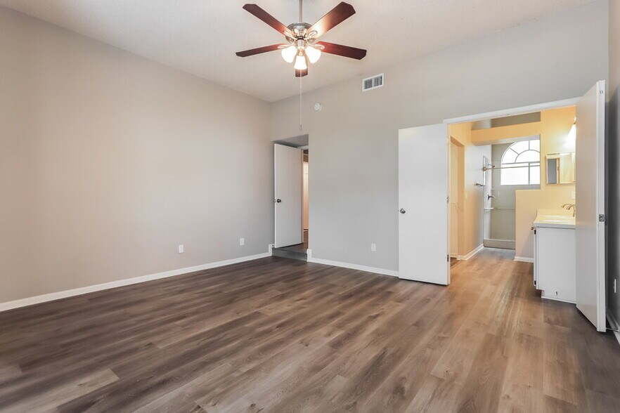 Building Photo - 10201 Evening Trail Dr