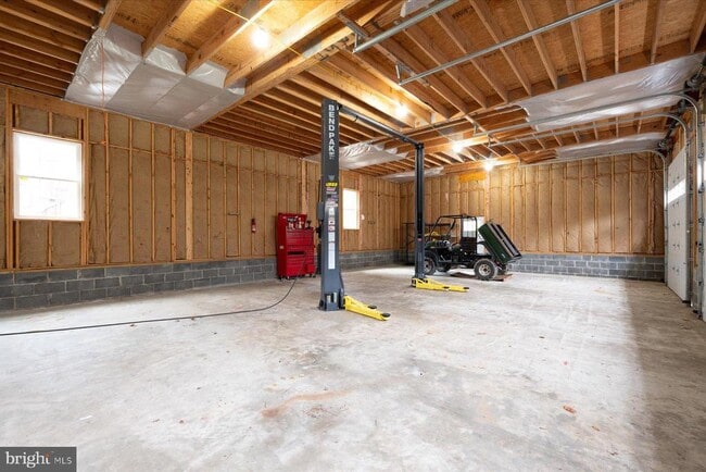 Building Photo - 2942 S Haven Dr