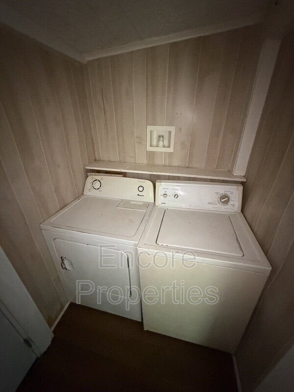 Building Photo - 2003 Burnett Ave