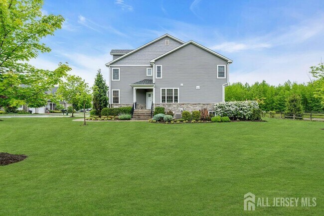 Building Photo - 47 McCormick Ave N