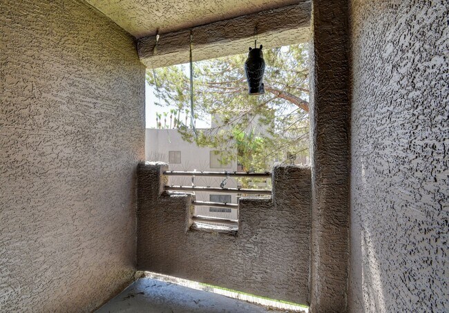 Building Photo - 6867 Tamarus St