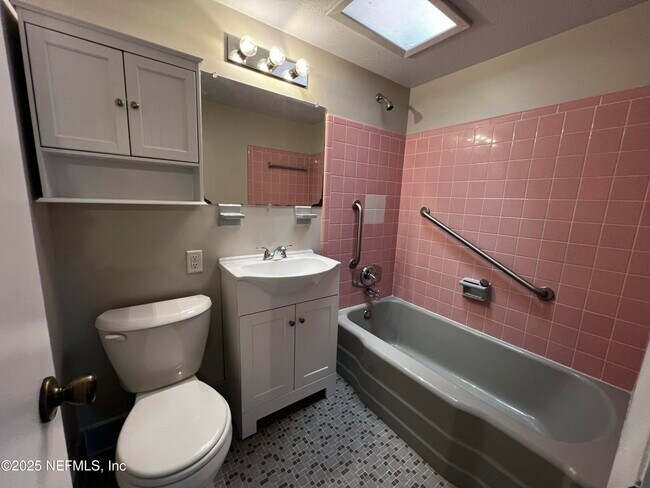 Building Photo - 11505 Inez Dr