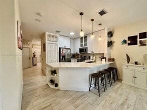 Building Photo - 1420 SE 26th Ave