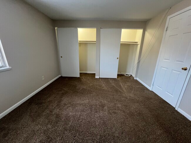 Building Photo - Denrose Townhomes