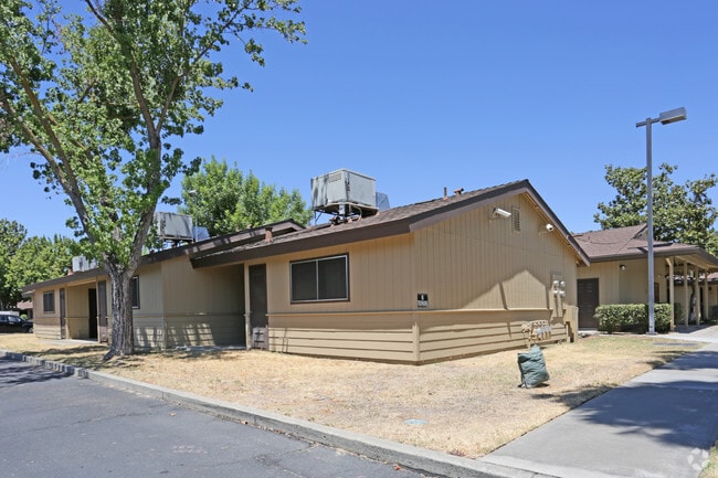 Primary Photo - Kings View Apartments