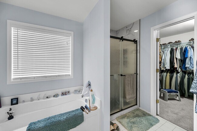 Building Photo - Spacious & Well-Maintained Home for Rent in North Charleston