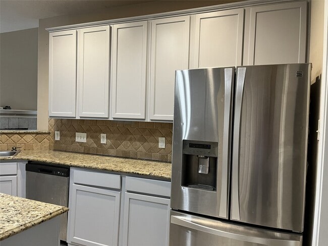 Building Photo - 2903 Surrey Trail Ln