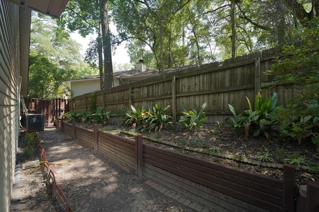 Building Photo - 4472 Bay Shore Cir