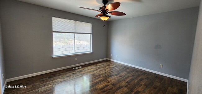 Building Photo - 4 Bd / 2 Bath Home for Rent in FERNLEY.