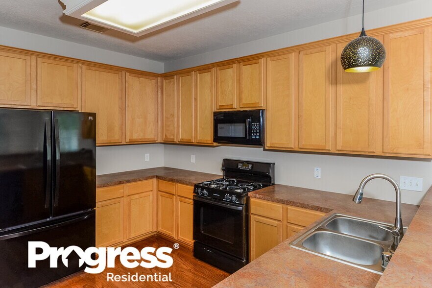 Building Photo - 17811 Memorial Trail Dr