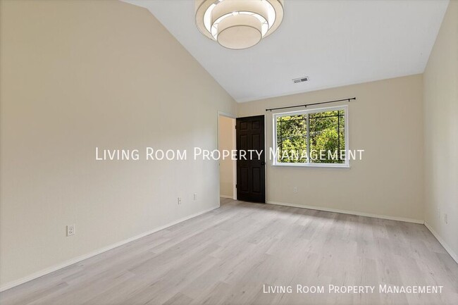 Building Photo - 2908 NE 88th Pl