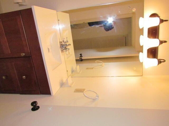 Building Photo - 3375 Moundview Ct
