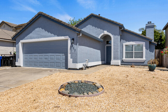 Building Photo - 8753 Redwood Grove Way