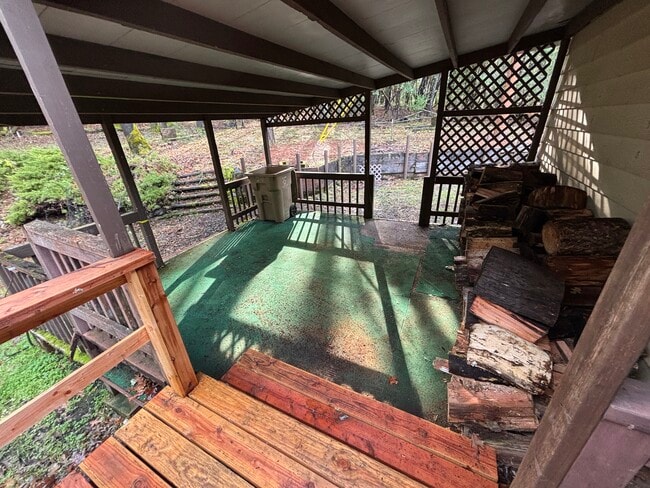 Building Photo - 201 Lind Rd