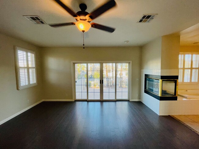 Building Photo - COMING SOON: Hardwood floors, freshly pain...