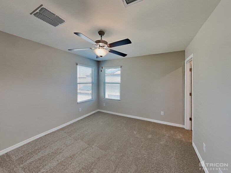 Building Photo - 3940 S 79th Dr