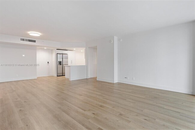 Building Photo - 555 NE 34th St