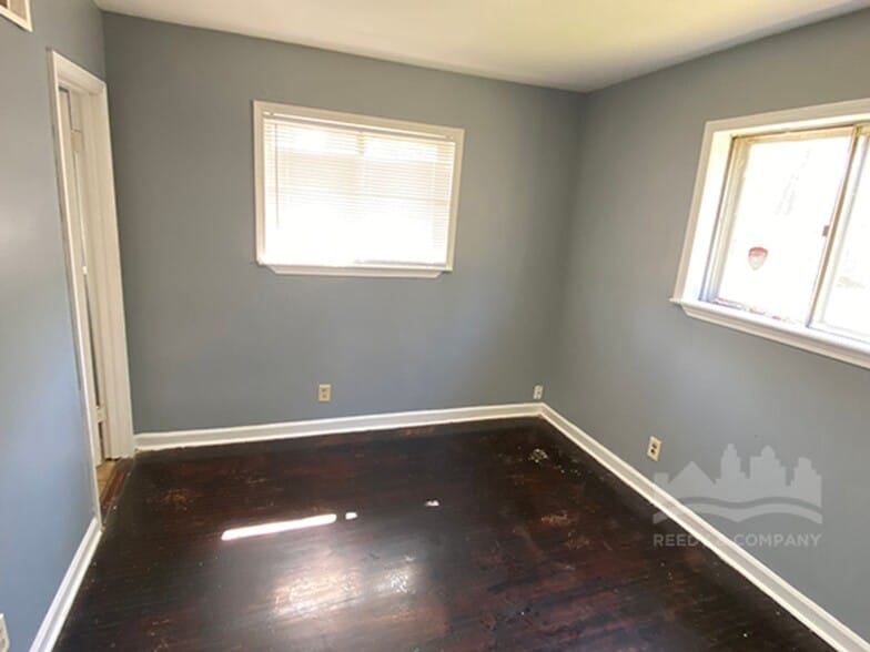 Building Photo - 2463 Brewster Ave