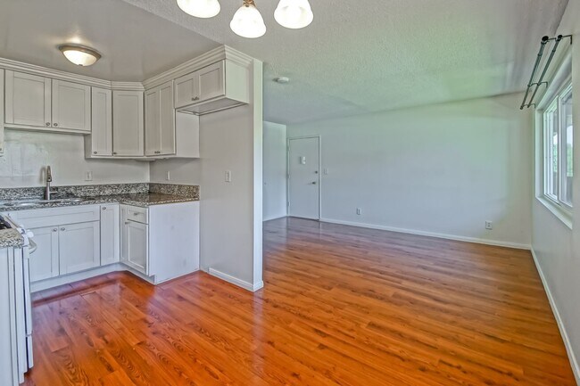 Building Photo - 25227 Bigelow Rd