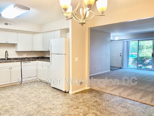 Building Photo - 17405 Pipers Way