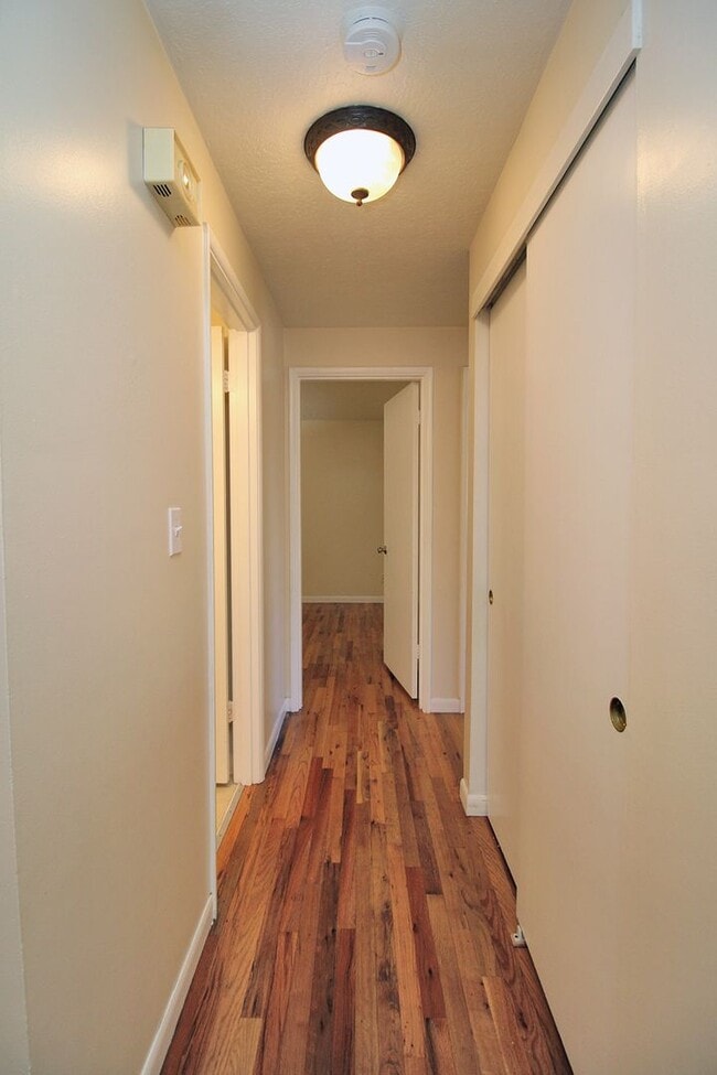Building Photo - 16711 SW Lake Forest Blvd