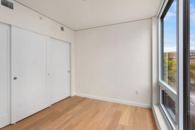 Building Photo - KODA - 1 bedroom