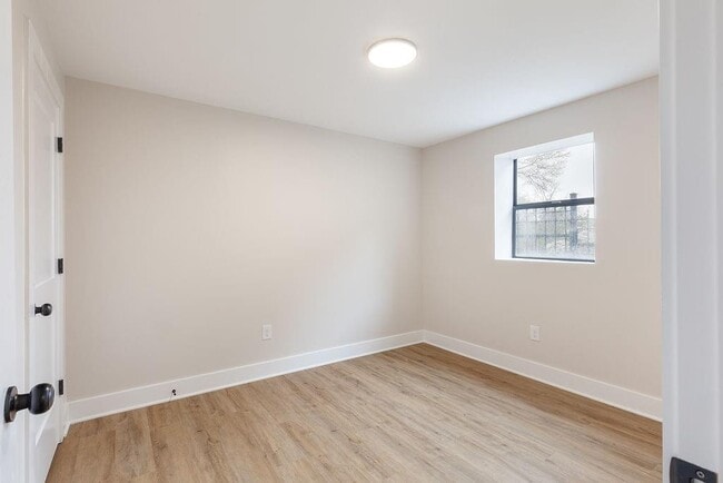 Building Photo - 396 Linden Ave NE