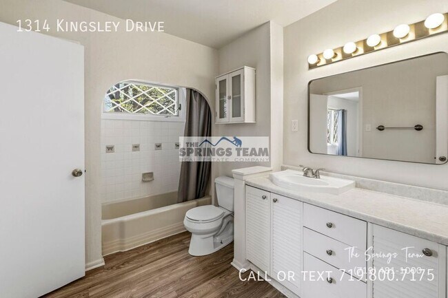 Building Photo - 1314 N Kingsley Dr