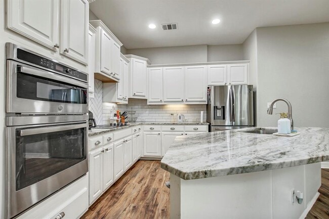 Building Photo - 140 Fairwood Dr