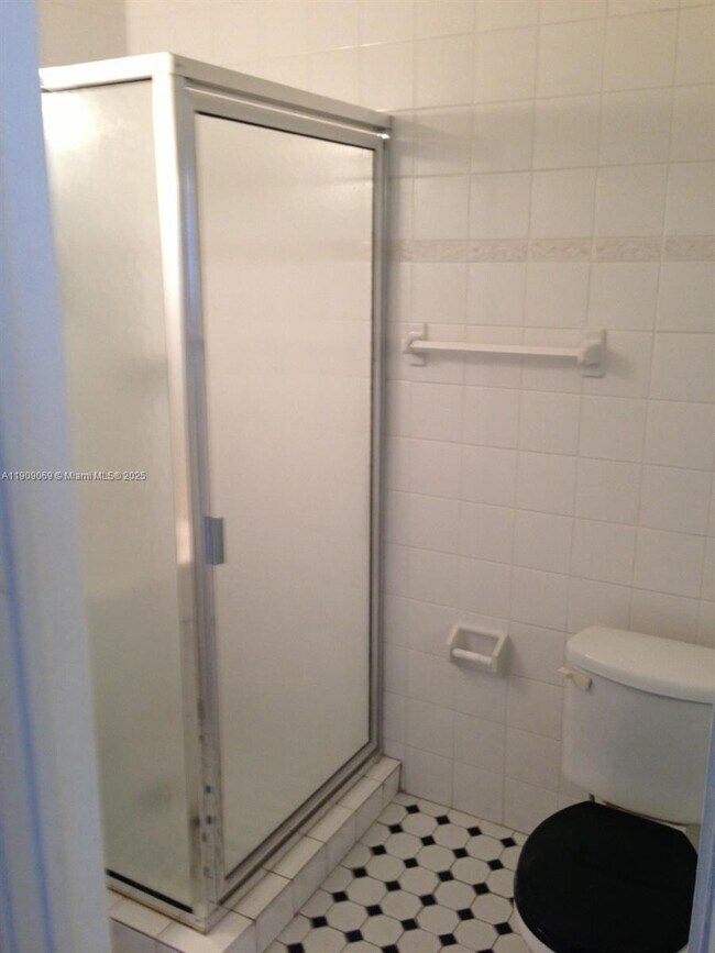 Building Photo - 215 30th St