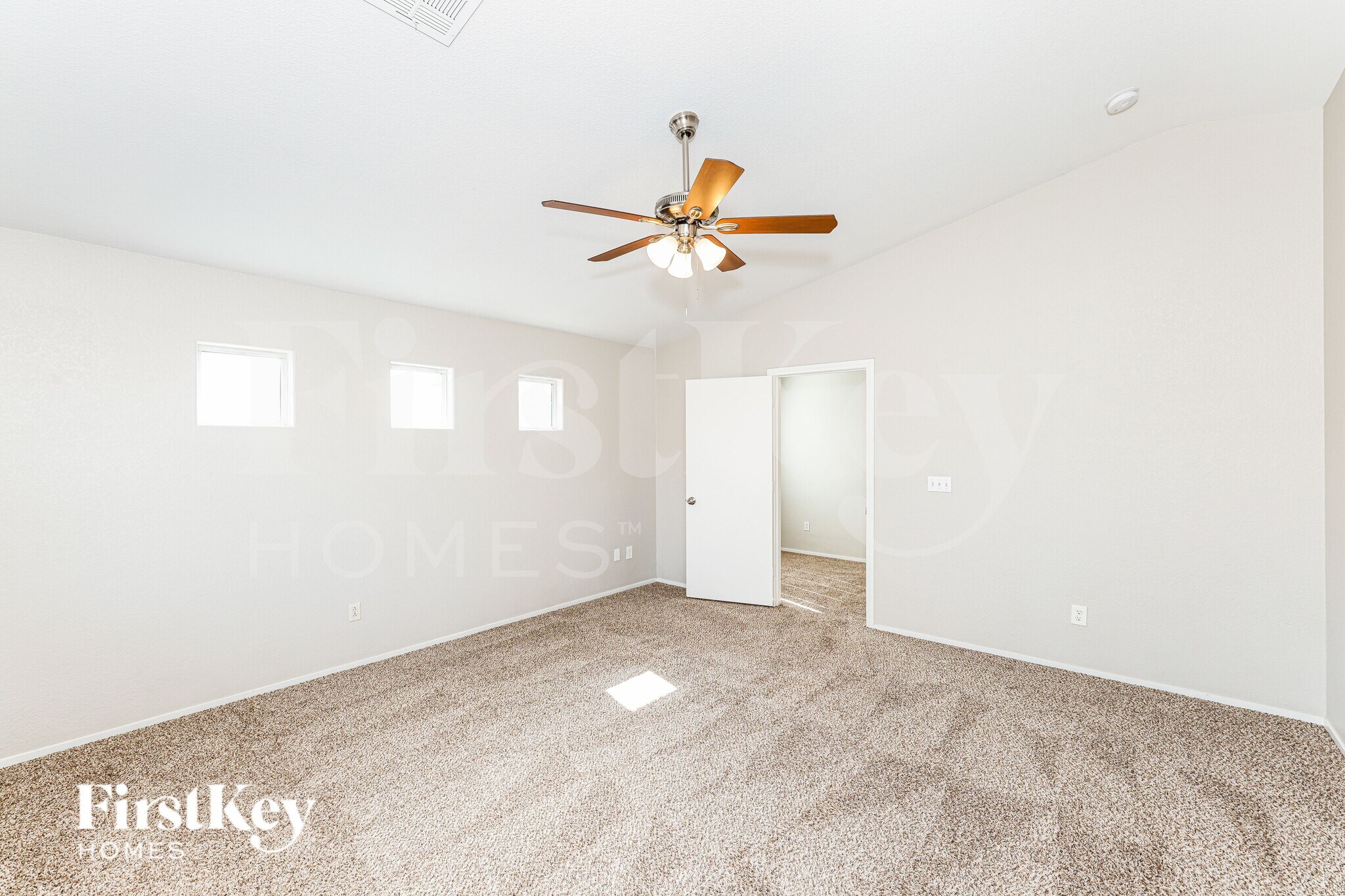 Building Photo - 528 E Brown Breeches Ave