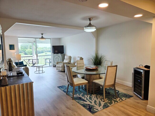 Building Photo - 9923 S Hollybrook Lake Dr