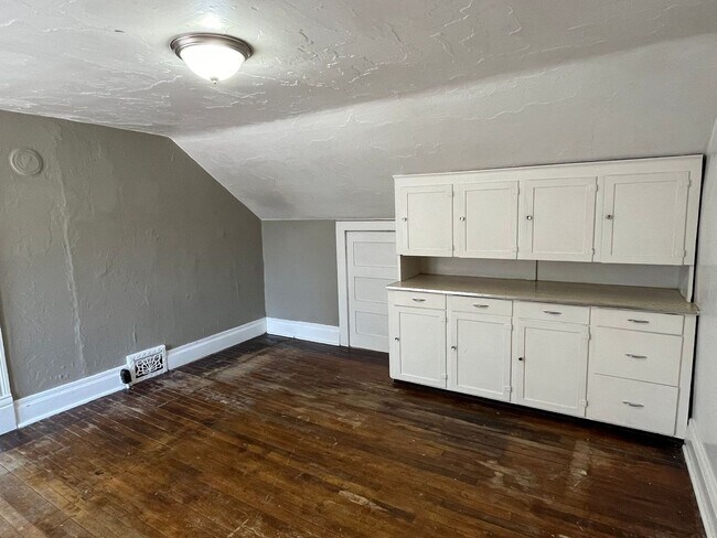 Building Photo - 4 Bed 2 Bath Single Family Home in Wausau
