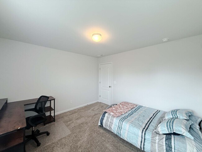 Building Photo - 127 Arlington Dr