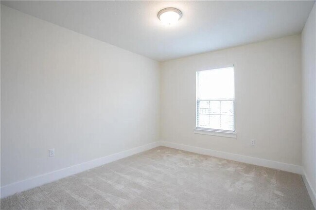 Building Photo - 13901 Eucalyptus Bnd