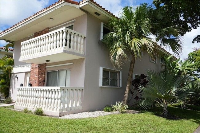 Building Photo - 3100 S Le Jeune Rd