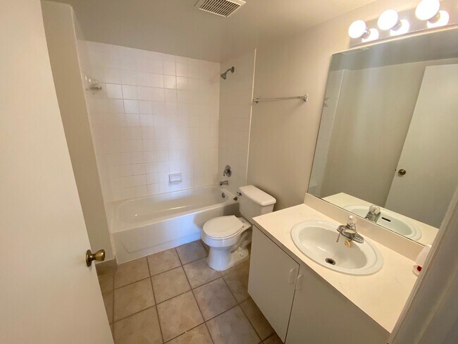 Building Photo - 4155 N Haverhill Rd