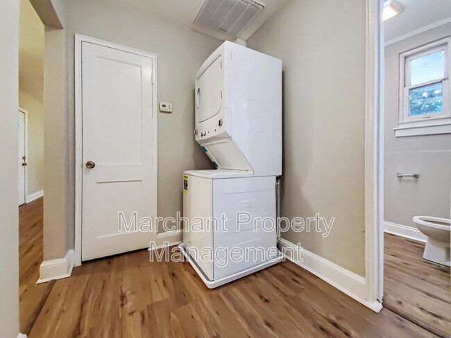 Building Photo - 4 Brookforest Dr