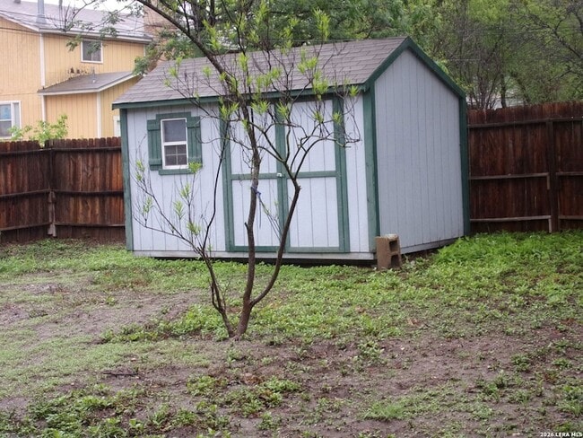 Building Photo - 215 Danville