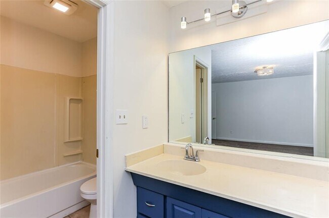 Building Photo - 135 Beethoven Ct