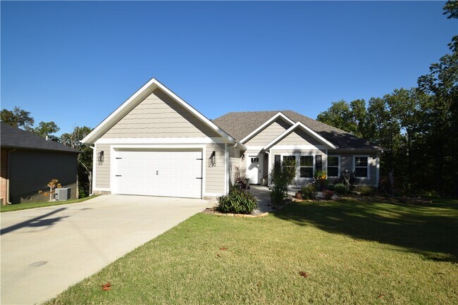 Building Photo - 42 Tummell Dr
