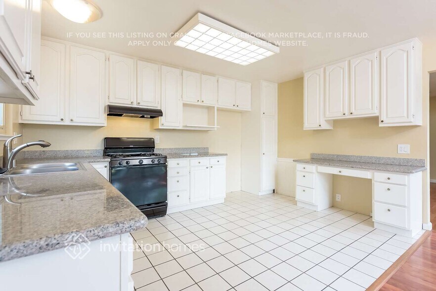 Building Photo - 2823 Seville Cir