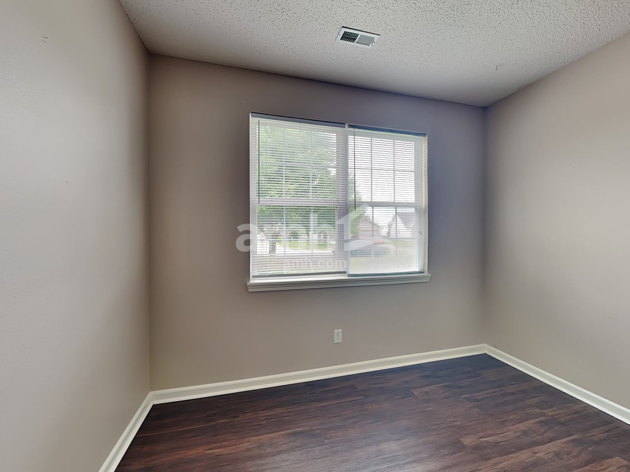 Building Photo - 5425 Wood Hollow Dr