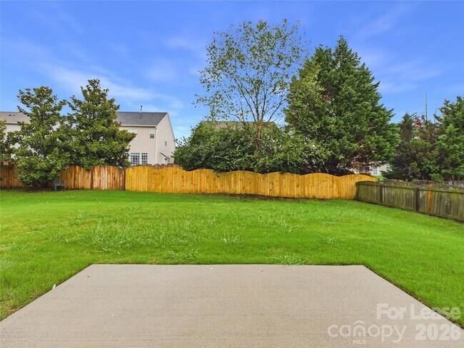 Building Photo - 2204 Arbor Vista Dr