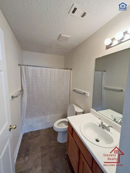 Building Photo - 409 Oriole Dr