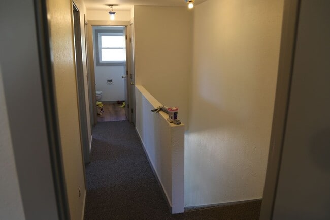 Building Photo - 3 bed/1.5 bath duplex Remodel Done 9/20/2025