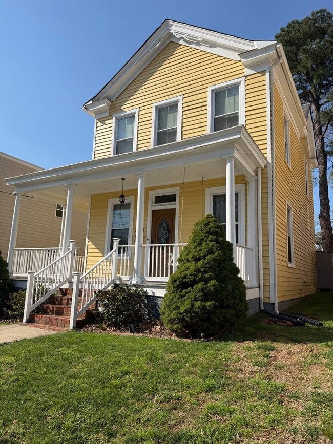 Building Photo - Beautifully Renovated Swansboro Home