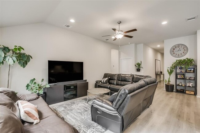 Building Photo - 3703 Stillwood Ln